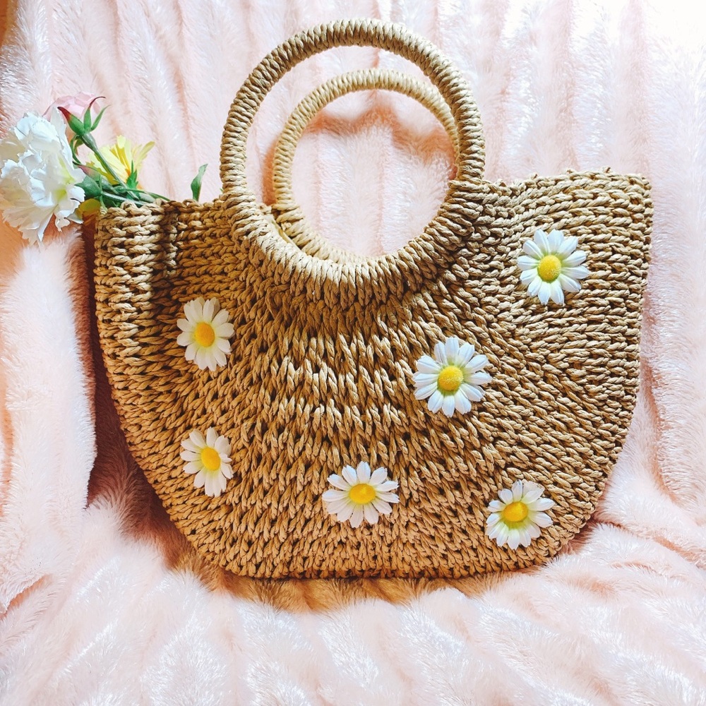 Handmade straw daisy beach bag purse